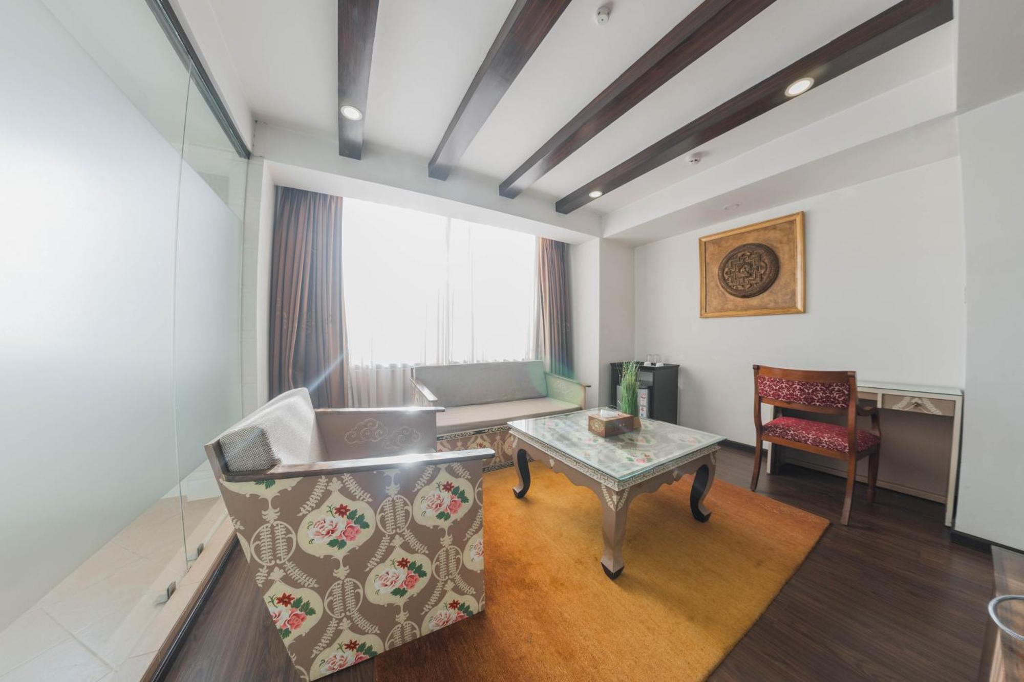 Dalai-La Boutique Hotel Катманду Екстериор снимка