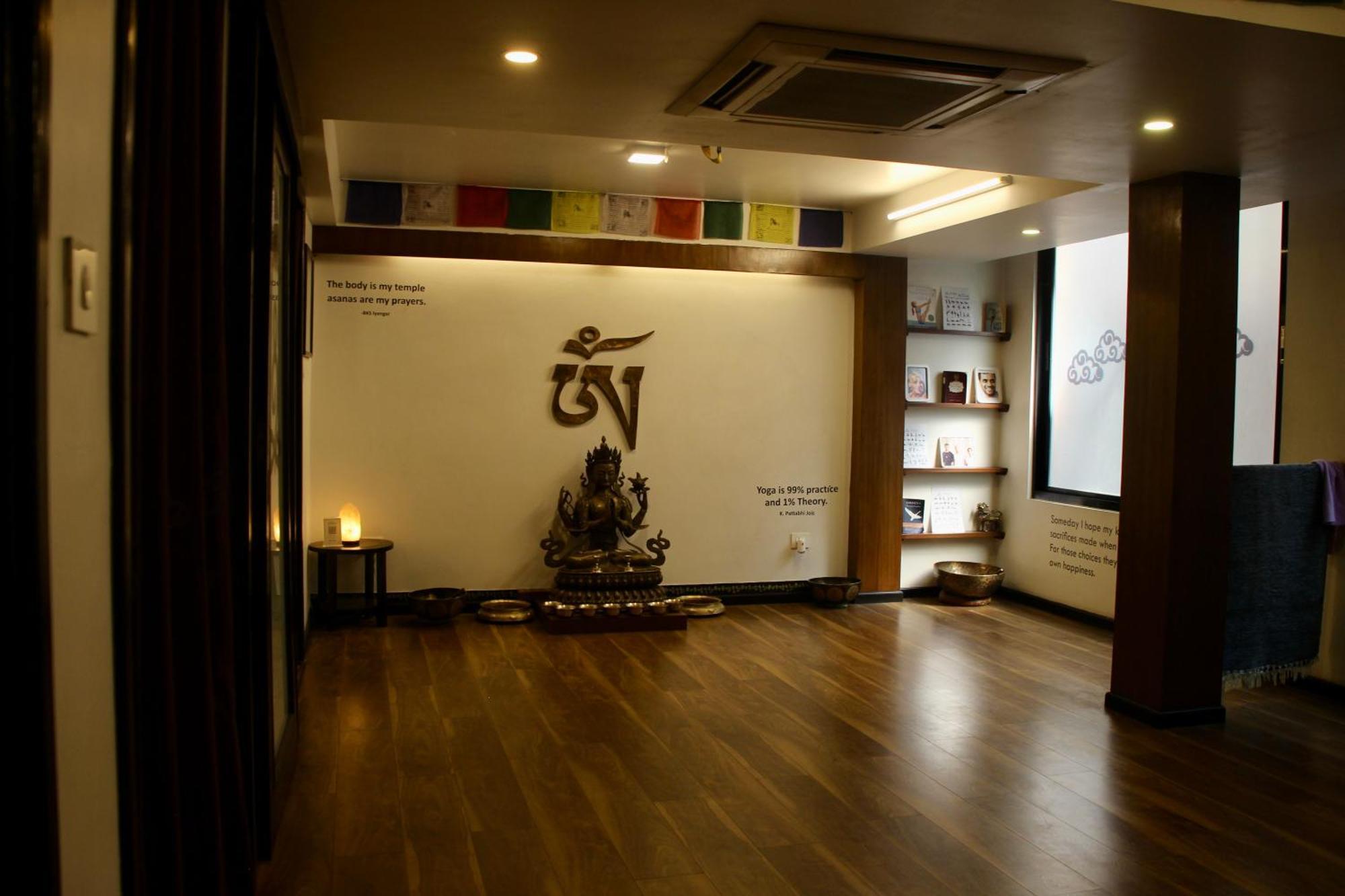 Dalai-La Boutique Hotel Катманду Екстериор снимка